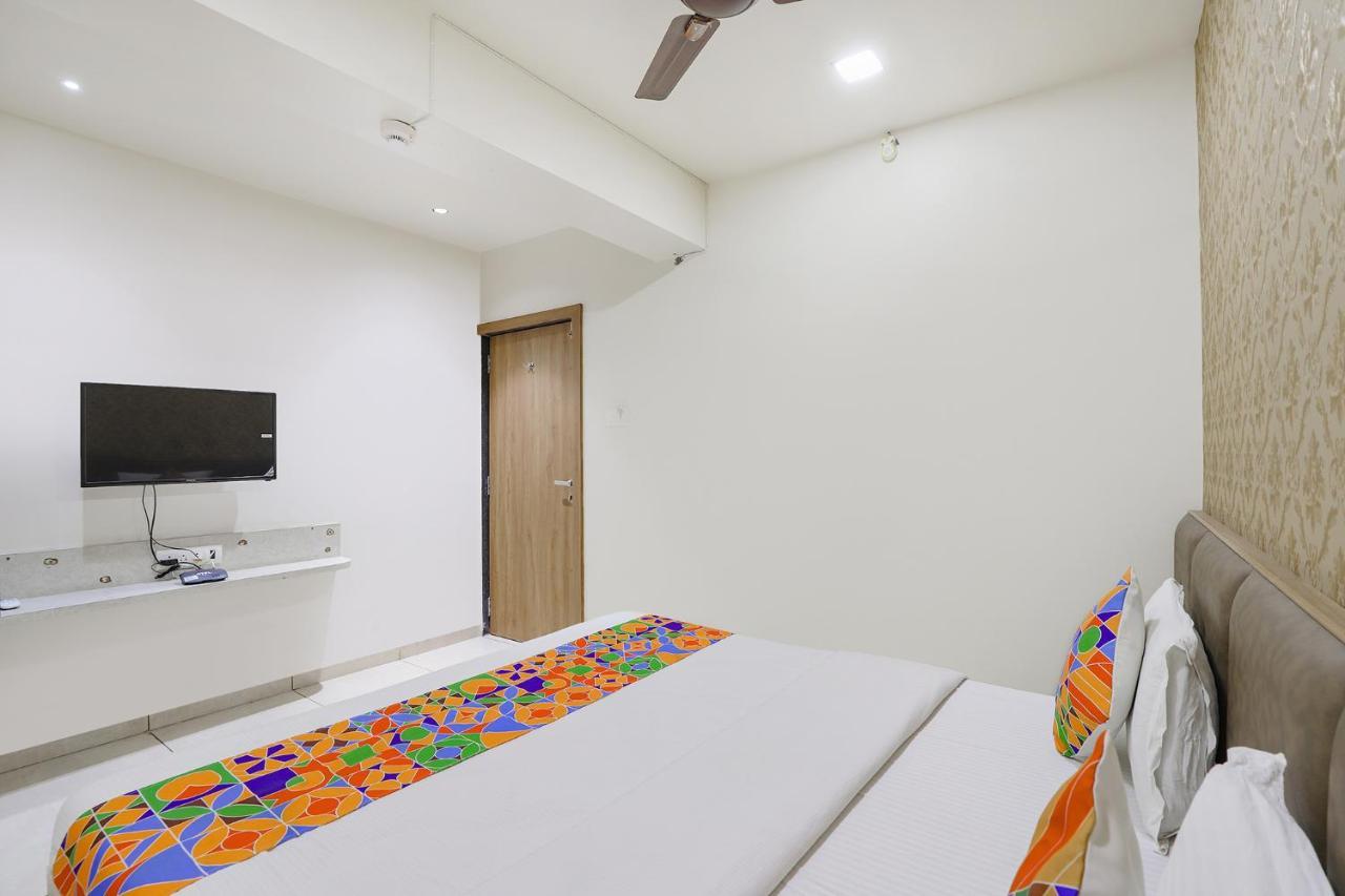 Fabhotel Bharosa Inn Ahmedabad Eksteriør billede