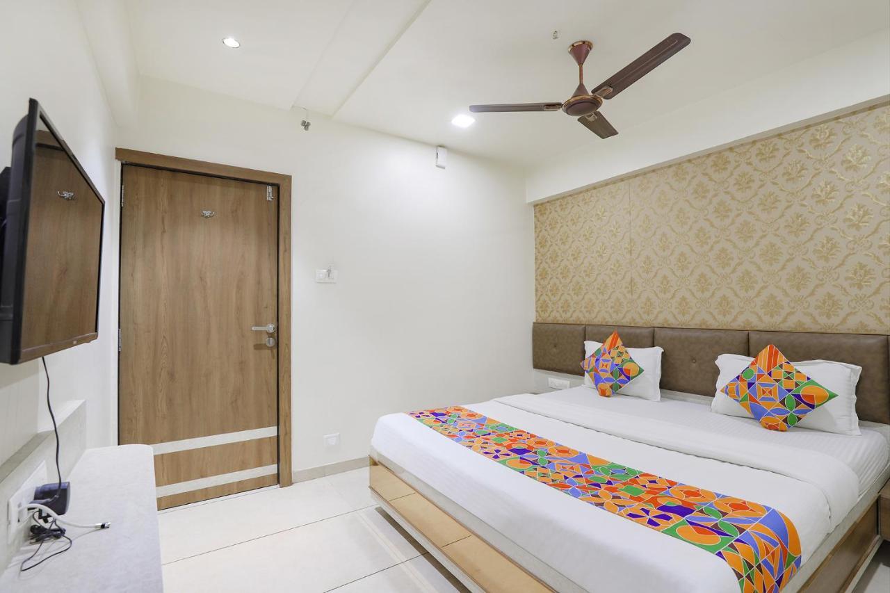 Fabhotel Bharosa Inn Ahmedabad Eksteriør billede